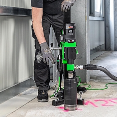 Применение установки с микроударом для алмазного бурения Eibenstock DSE 200